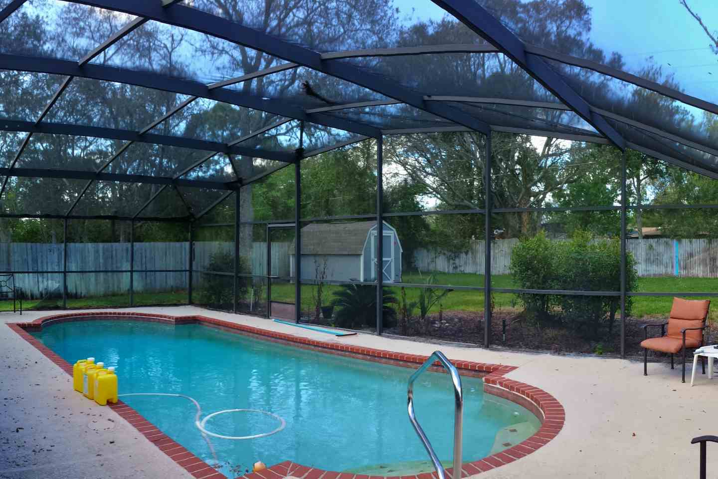 pool-enclosure-complete-re-screen-02.jpg