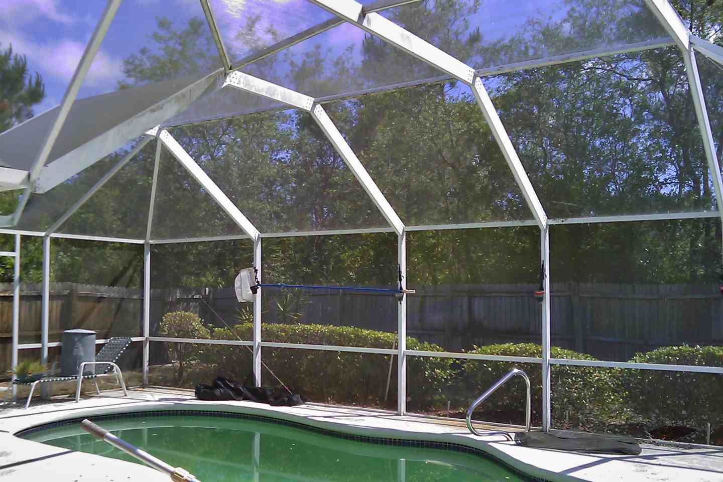 05-before-pool-enclosure-complete-re-screen.jpg